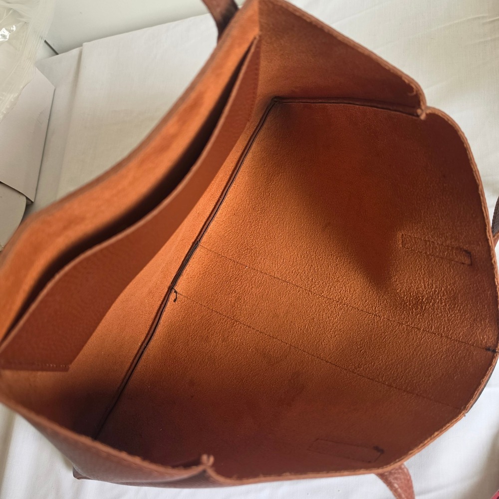 Vince Camuto Luck
Tote structured carryall pebbled vegan leather - Picture 8 of 12